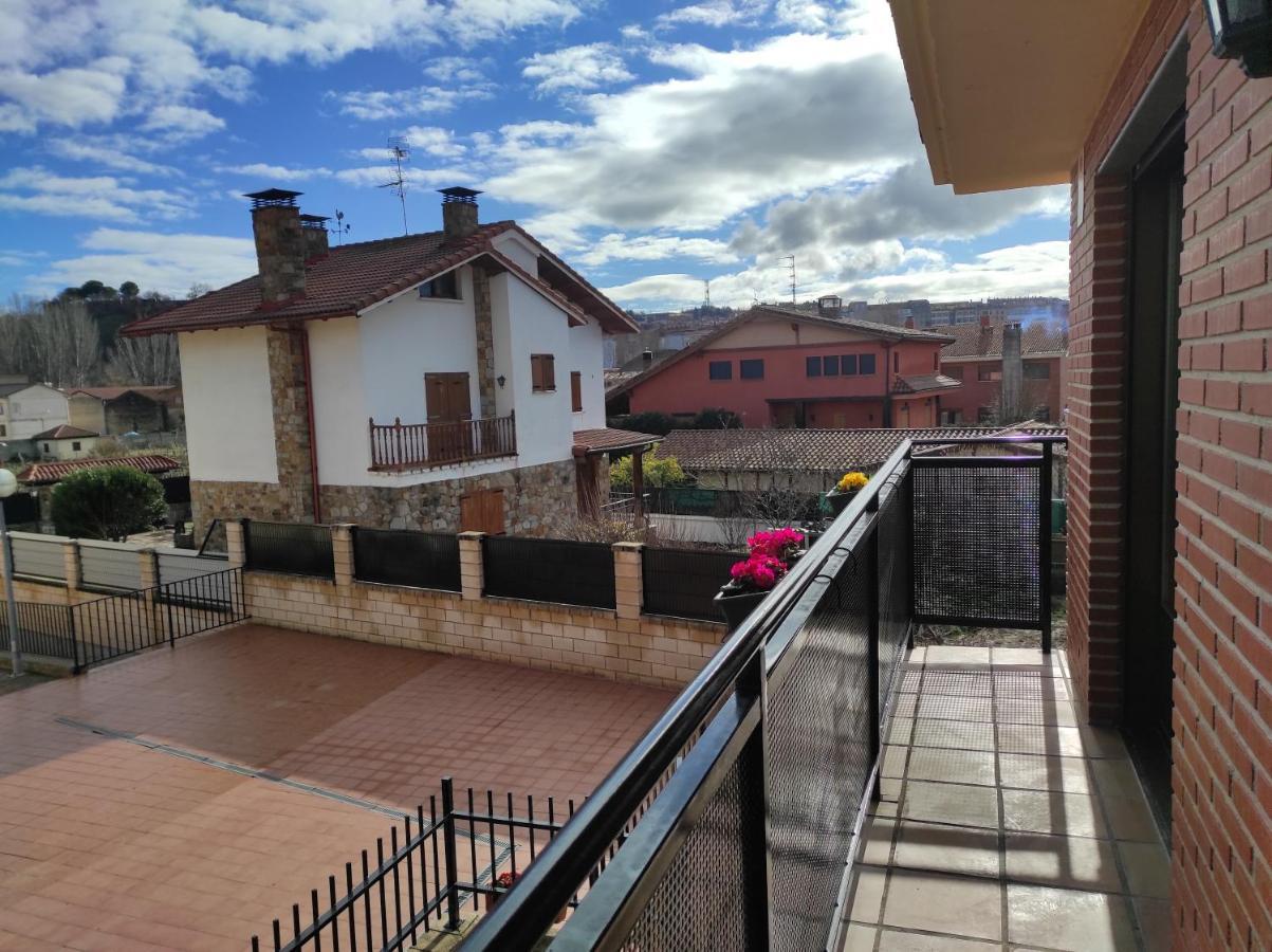 En El Corazon Del Barrio De La Estacion Villa อาโร ภายนอก รูปภาพ