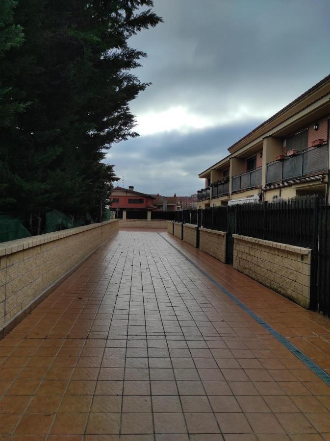 En El Corazon Del Barrio De La Estacion Villa อาโร ภายนอก รูปภาพ